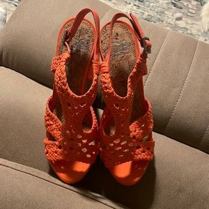 Gianni Bini Orange Wedges size 8